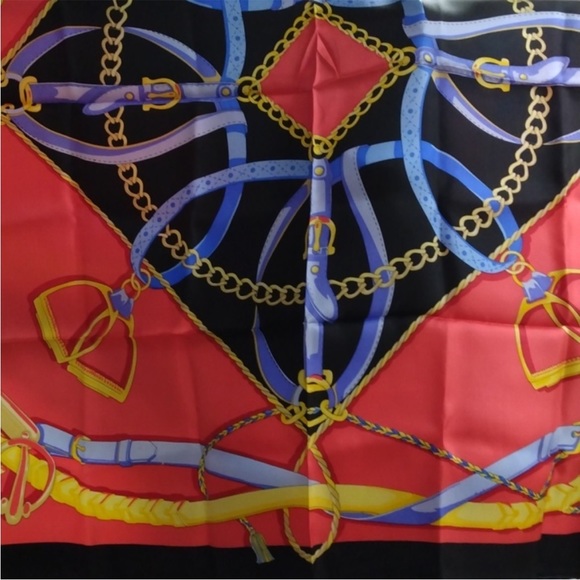 Hermes 💯% Silk Scarf 🧣 - Picture 6 of 7